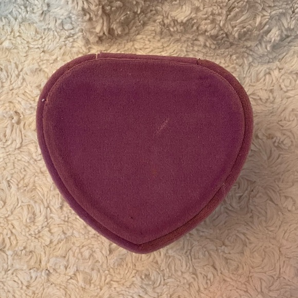 3 Angels Prayer Box 3 Glass Angels in a Heart Shaped Dusty Rose Velour Box. - Picture 7 of 7